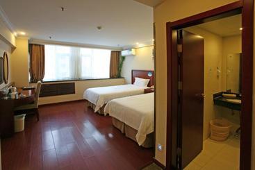 هتل Greentree Inn Qinghuangdao Sun City