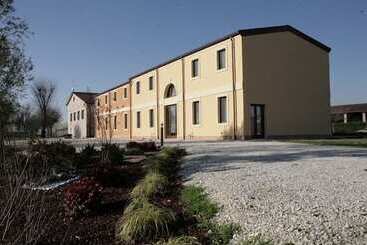 בית מלון כפרי Otto Ducati D Oro