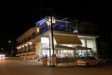 아파트 Loxandra Studios