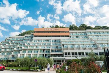 Narcis   Maslinica Hotels & Resorts