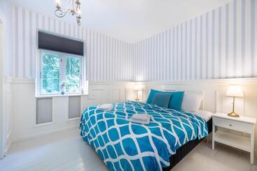 בקתות Velling Koller Hotel Og Camping