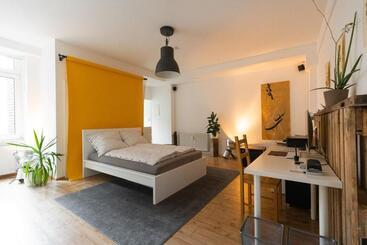 ツーリストアパートメント 230 M2 Loft Mit Eigenem Wintergarten Mit Tischtennis & Dart, Kostenloser Parkplatz