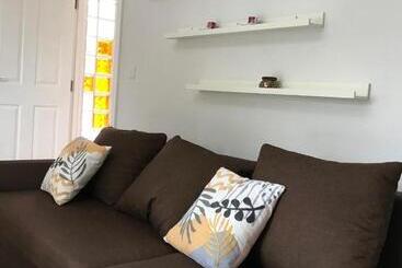 شقق خاصة سياحية Carney Apartment