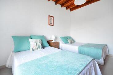 آپارتمان‌های توریست‌ها Casa En Muros Con Preciosas Vistas Al Mar