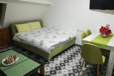 آپارتمان‌های توریست‌ها Top 3 Apartments