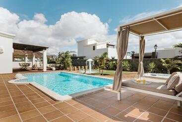 관광객 아파트 Villa Marabú