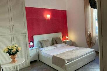 تختخواب و صبحانه Homelink Firenze  The Key