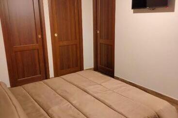 ツーリストアパートメント Ai Doganieri