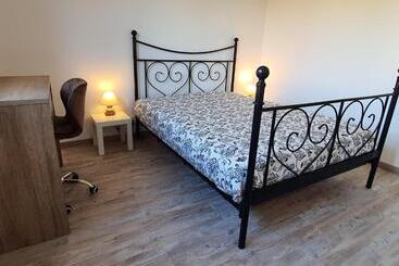 관광객 아파트 Appartement Spacieux Carpentras + Balcon