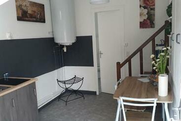 ツーリストアパートメント La Pivoine, Un Logement 2 Pieces En Centre Bourg