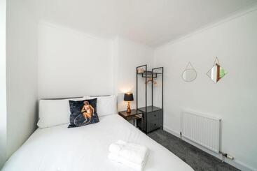 ツーリストアパートメント The Palm At The Ferry