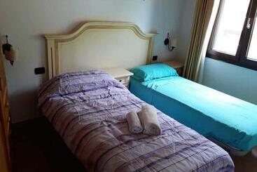 آپارتمان‌های توریست‌ها Seaside Apartment In Sassari Stunning View