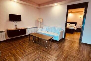 Reina Boutique Hotel   Murree