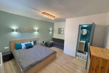 דירות לתיירים Isteni Apartman Zamárdi, Akár 12 Fő! Balaton
