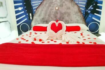 דירות לתיירים Galaxy Spa 4 Pers Jacuzzi Insolite Parking Jardin Clim Colmar