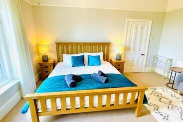 דירות לתיירים Lottie S Lookout, Ventnor With Fantastic Sea Views