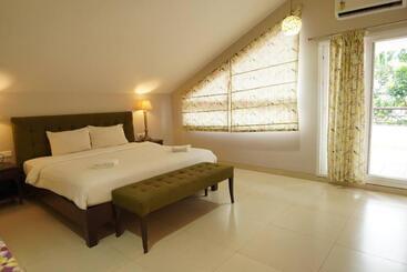 Жильё для туристов The High By Le Pension Stays