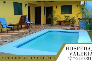 هتل Hospedaje Valeria