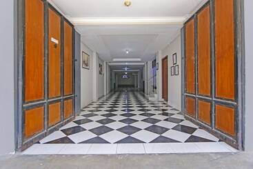 酒店 Oyo 90883 Ria Agustar Syariah