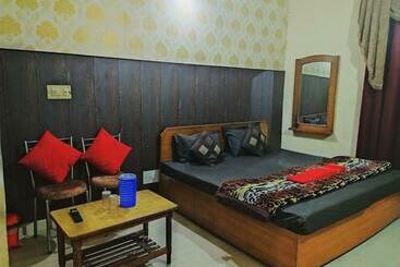 ペンション Suman Guest House