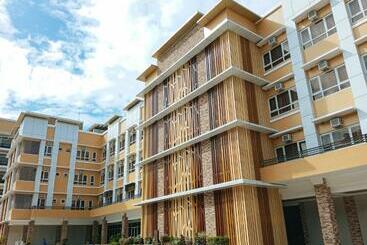 Sans Hotel At The Luxebridge Suites Davao