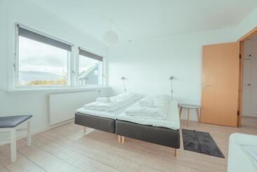 شقق خاصة سياحية Sea View Apt / Central / Spacious / Free Parking