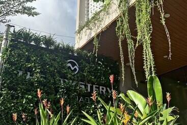 هتل The Mystery Con Dao