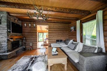 Жильё для туристов Cabana Din Revier