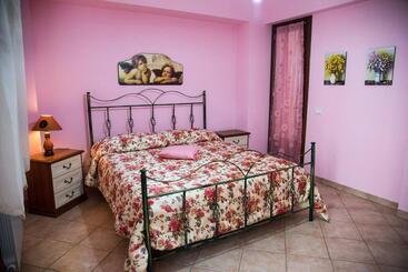 ツーリストアパートメント Il Sole E La Luna