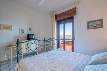 شقق خاصة سياحية Terrazza Capofalcone