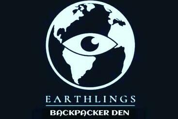 فندق صغير Earthlings Backpacker Den