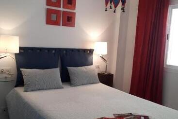 آپارتمان‌های توریست‌ها Almirante Tarifa Apartment