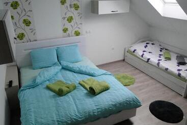تختخواب و صبحانه Guesthouse Prenočišča širec