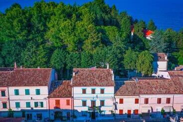 تختخواب و صبحانه Zimmer Camere