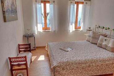 ツーリストアパートメント Casa Nella Natura Il Risveglio Degli Elfi