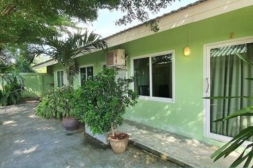 ホテル Chalong Stay Well By Palai Seafood