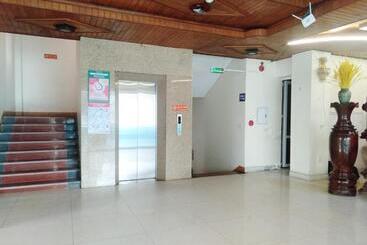 Отель Khách Sạn Sơn