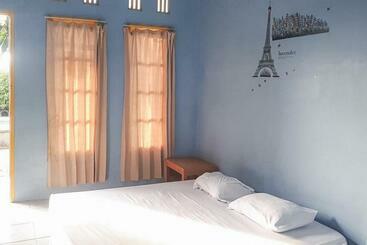 בית מלון כפרי Villa V Stay Pulau Pramuka