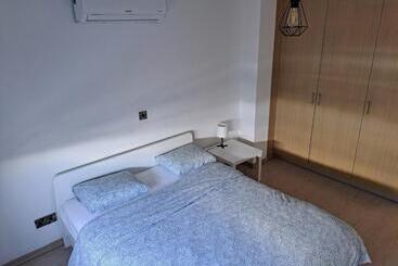 דירות לתיירים Modern Suite, Xl Balcony, Parking