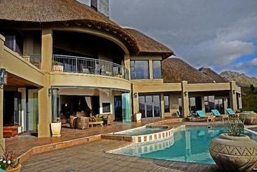 Bezweni Lodge