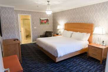 Capitol Plaza Hotel Montpelier Tapestry Collection By Hilton