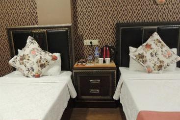 هتل Adana Saray