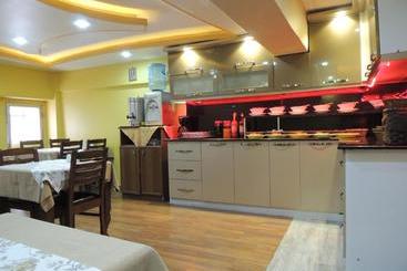 هتل Adana Saray