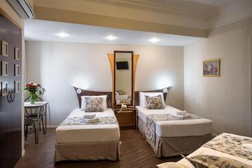 בית מלון כפרי Tower Franca