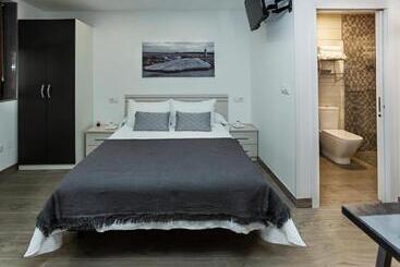 ツーリストアパートメント Lia