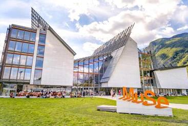 ツーリストアパートメント Comodo Appartamento [trento Centro] Il Duomo Bianco