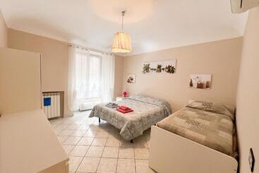 آپارتمانهای توریستها La Casa Di Ania