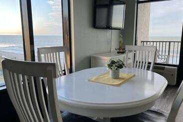 آپارتمانهای توریستها Oceanfront Fresh Renoking Bedpoolhot Tubapproved Dogsw54