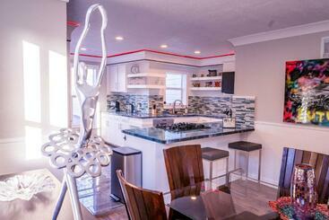 شقق خاصة سياحية Private 3br Gameroom Home In Houston   Sleeps 15   2705a