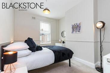 شقق خاصة سياحية Cheerful One Bedroom House, With On Street Parking By Bpne